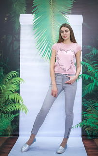 探索女性魅力，品牌女黑旗袍的时尚与文化