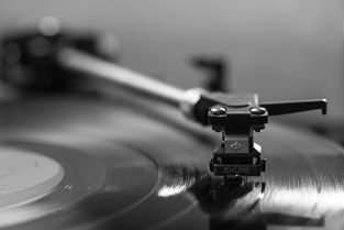 俄罗斯语音耳机品牌深度解析